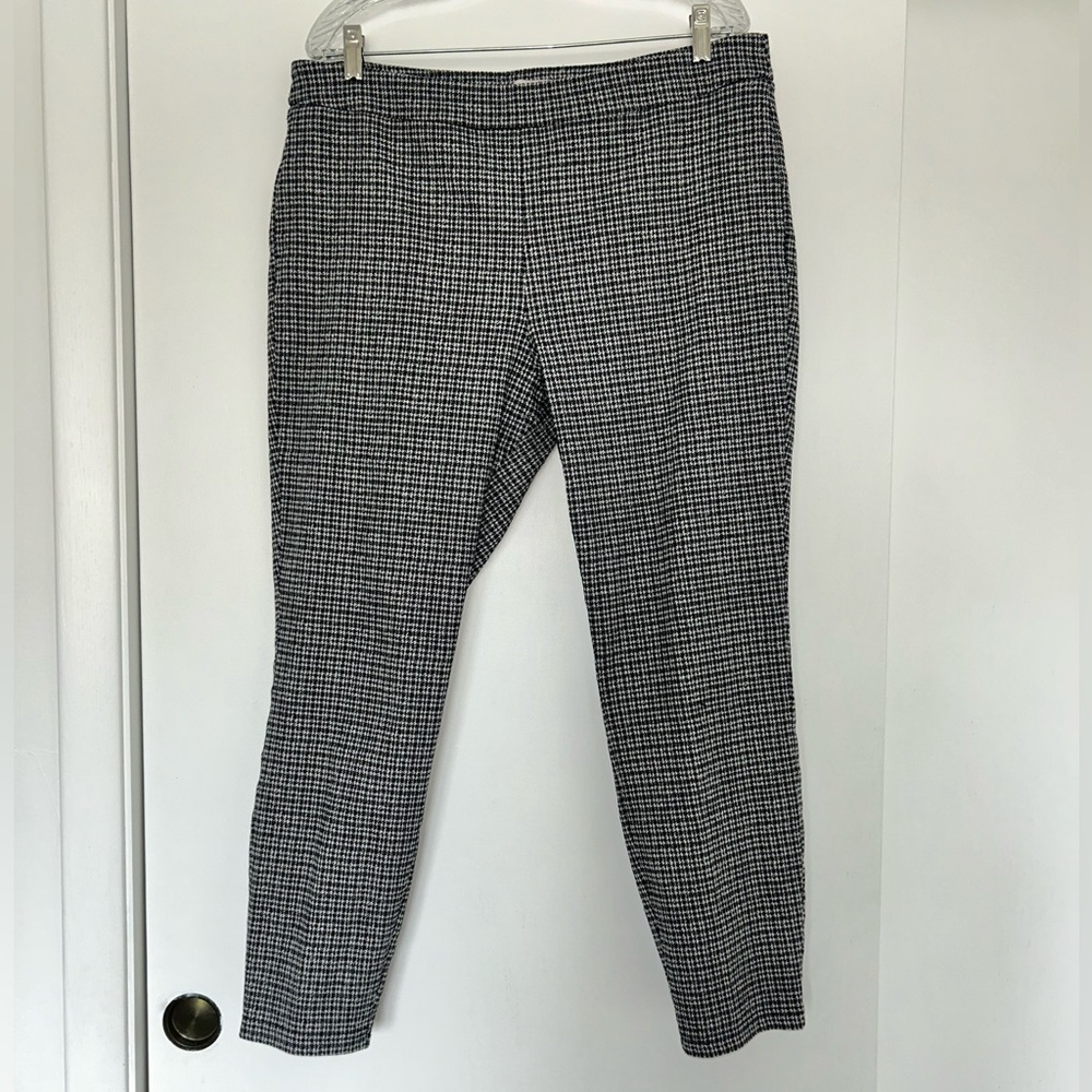 Nanette Lepore Black and White Ankle Pants